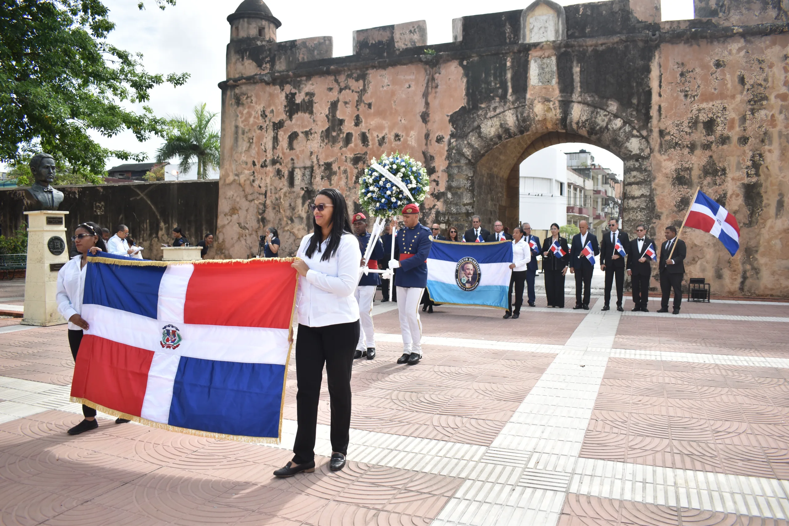 Wilson Gómez Ramírez, presidente del Instituto Duartiano, encabeza el acto conmemorativo por el 165 aniversario del fallecimiento de Francisco del Rosario Sánchez.