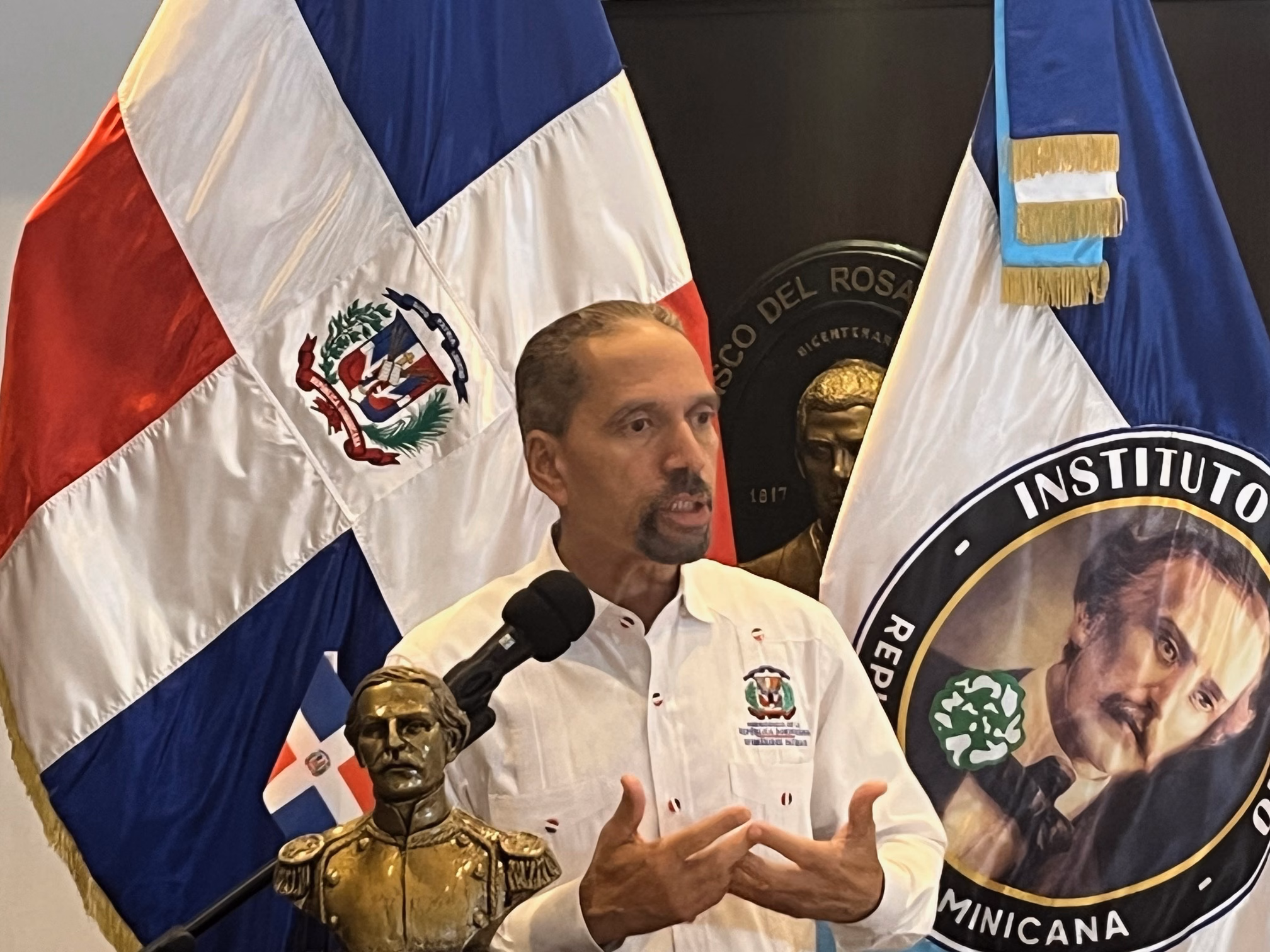 Juan Pablo Uribe, presidente de Efemérides Patrias, durante su intervención